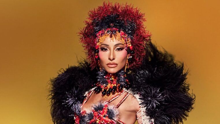 Sabrina Sato com sua fantasia para o ensaio técnico da Gaviões