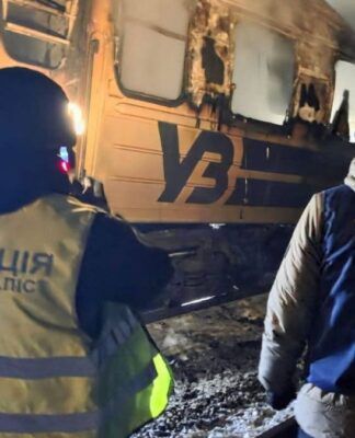 Ataques russos matam cinco em trem no nordeste da Ucrânia e três em Odesa, diz Kiev