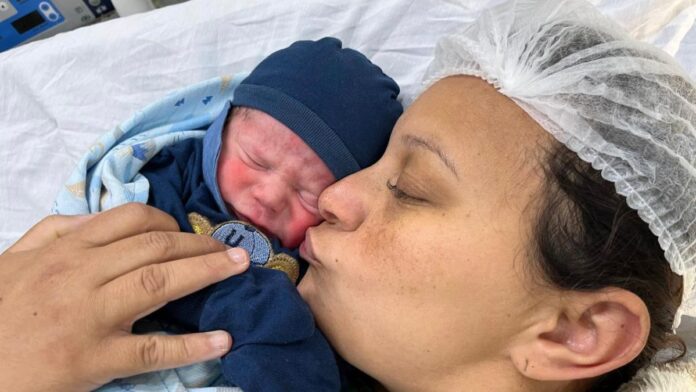 Bebês nascem nos primeiros minutos de 2026 no Rio de Janeiro