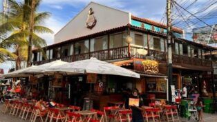 Fachada do restaurante Caldinho do Nenen, em Porto de Galinhas