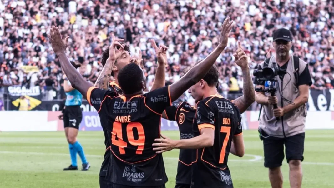 Jogadores do Corinthians comemoram gol marcado contra a Ponte Preta, pelo Paulistão 2026