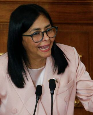 Presidente interina da Venezuela se reúne com enviada dos EUA