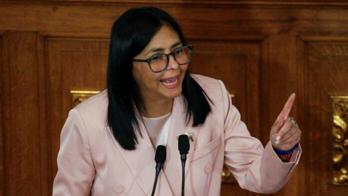 EUA aumentam pressão sobre Venezuela com ameaça de indiciar nova líder Delcy Rodríguez