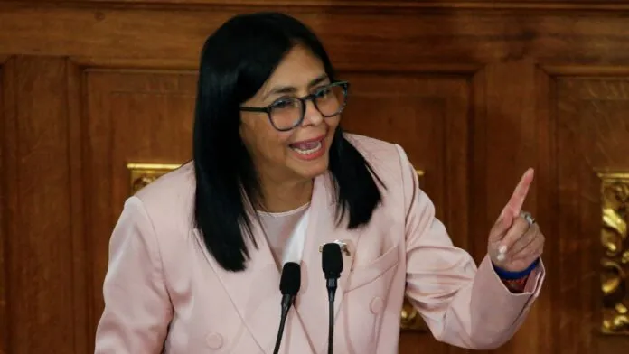 EUA aumentam pressão sobre Venezuela com ameaça de indiciar nova líder Delcy Rodríguez
