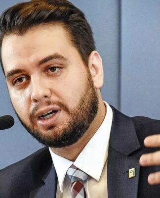 Moraes rejeita recurso e decide manter Filipe Martins preso preventivamente