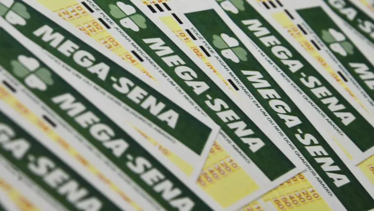 Bilhetes da Mega-Sena sobrepostos