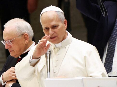 Papa Leão XIV pede paz e diálogo para Irã e Síria ante escalada de violência