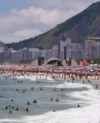 Ressaca do mar provoca mais de mil salvamentos nas praias do Rio