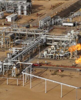 China condena redirecionamento de petróleo venezuelano para EUA