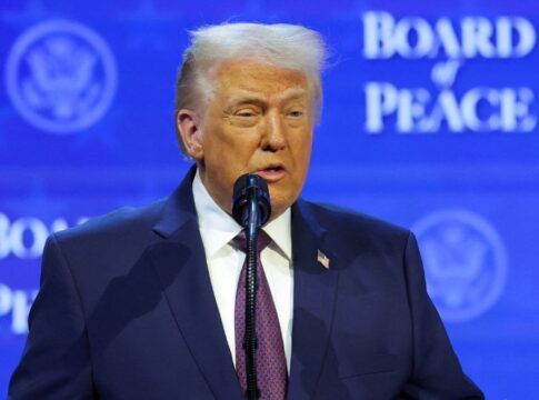 Trump permite investimentos chineses no petróleo venezuelano após mudanças legislativas