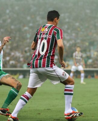 Ganso durante jogo contra o Juventude no Maracanã