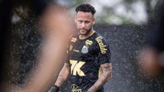 Neymar em treino do Santos no CT Rei Pelé
