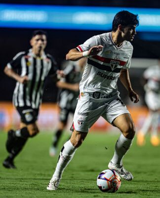 Bobadilla tem apenas trauma e São Paulo segue 2026 ainda sem lesões