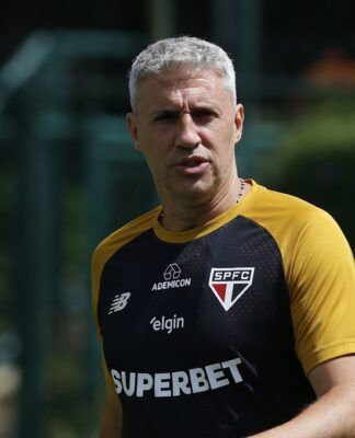 Hernán Crespo comanda treino do São Paulo