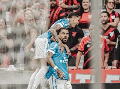 Athletico perde mais um pênalti, é derrotado pelo Londrina e cai no Paranaense