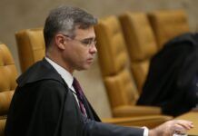 O ministro André Mendonça participa de julgamento no STF