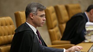 O ministro André Mendonça participa de julgamento no STF