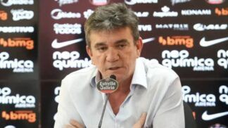 O Ministério Público de São Paulo solicitou à Justiça que determine o uso de tornozeleira eletrônica pelo ex-presidente do Corinthians Andrés Sanchez. O pedido foi feito nesta terça-feira (25/02) pelo promotor Cássio Conserino. O órgão ministerial requer também a apreensão do passaporte espanhol do ex-dirigente e o acesso aos registros telefônicos dele entre 30 de dezembro de 2025 e 25 de fevereiro de 2026. (Foto: Rodrigo Coca/Agência Corinthians)