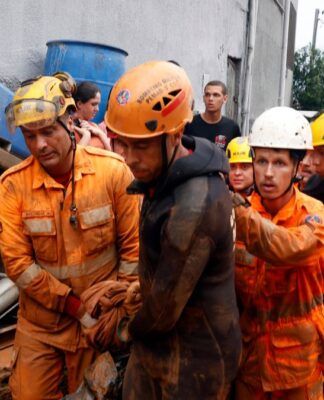 Policial penal ajudou no resgate de vizinhos antes de morrer soterrado em MG
