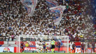 Torcida do Bahia comparece a Casa de Apostas Arena Fonte Nova no duelo contra o Fluminense (Foto: Letícia Martins/EC Bahia)