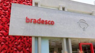 Fachada de uma agência do banco Bradesco
