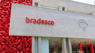 Fachada de uma agência do banco Bradesco