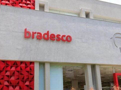Fachada de uma agência do banco Bradesco