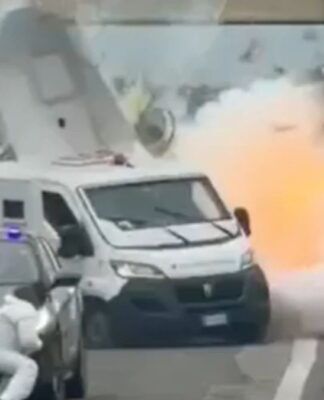 Gangue armada com metralhadoras explode carro-forte em assalto na Itália; assista