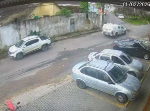 Policial é preso suspeito por atropelar e matar cães com viatura em Manaus