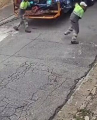 Cão pitbull escapa de casa e ataca coletores de lixo no na Zona Sul de São Paulo