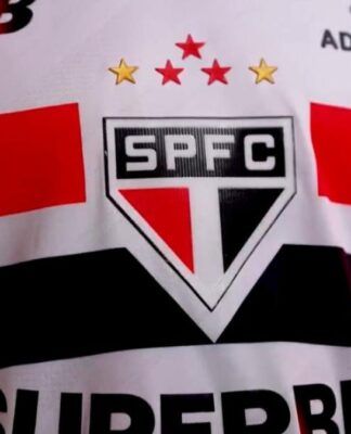 São Paulo lança nova camisa mesmo após polêmica