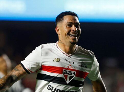 Luciano comemora gol no Morumbis