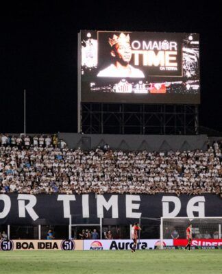 Torcida do Santos na Vila