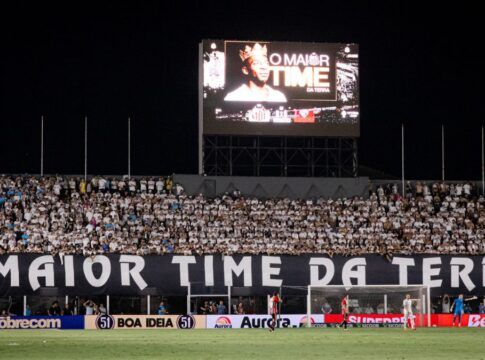 Torcida do Santos na Vila