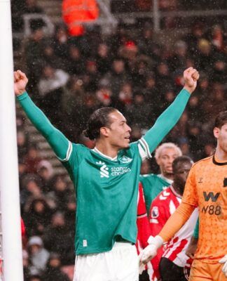 Liverpool vence Sunderland por 1 a 0 e se aproxima do G-4 da Premier League