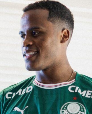 Jhon Arias chega ao Brasil e será apresentado nesta tarde no Palmeiras