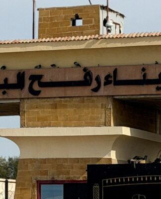 Israel reabre passagem de Rafah um dia depois de bombardear a região