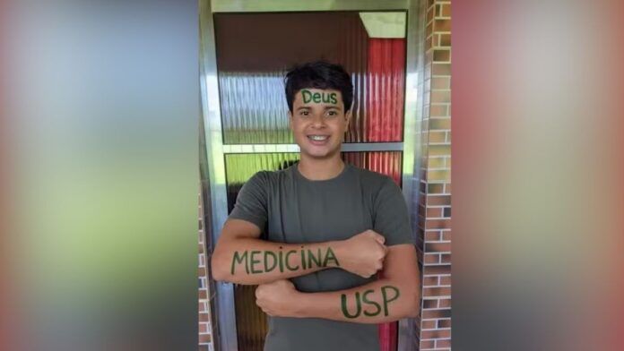 Estudantes baianos ficam em 1º lugar em Medicina na USP pelo Enem e pela Fuvest