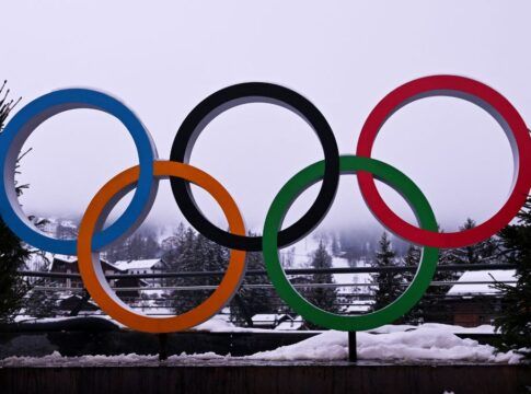 Jogos de Inverno custaram mais que o previsto e foram preparados às pressas, diz dirigente