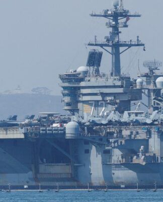 EUA derrubam drone iraniano que se aproximava de porta-aviões