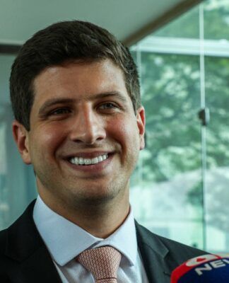 João Campos lidera disputa pelo governo de Pernambuco com 47% das intenções de voto