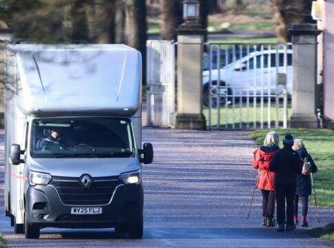 Irmão do rei Charles deixa residência em Windsor após últimas revelações sobre Epstein