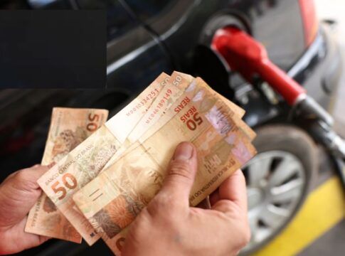 Preço da gasolina aumenta 37,1% nos postos apesar de redução de 16,4% nas refinarias