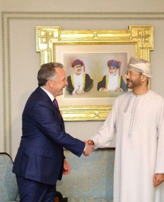 Irã afirma que negociações com EUA em Omã foram “bom começo” e vão continuar