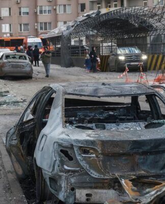 Ataques russos com drones matam quatro ucranianos, incluindo mãe e filho