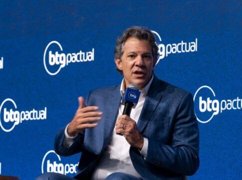 Haddad critica atual nível do juro real no Brasil e diz que é importante “cuidar” do BC
