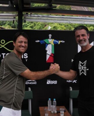 Ex-técnico de Serena Williams faz parceria com academia brasileira e exalta tênis nacional