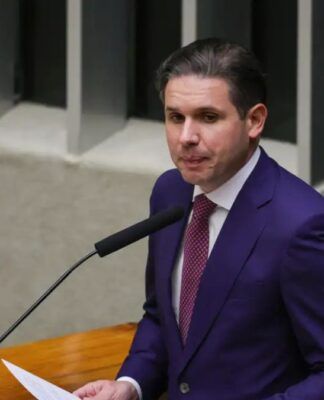 Hugo Motta diz que decisão de Flávio Dino sobre penduricalhos foi “feliz”