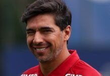 Abel Ferreira e atacante do Palmeiras tem julgamento adiado por Tribunal