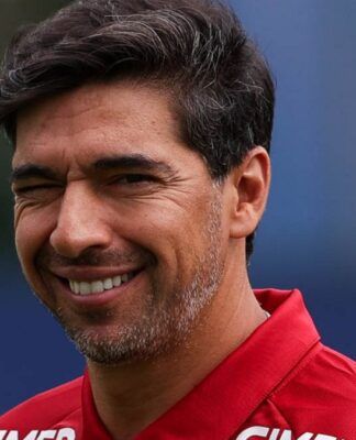 Abel Ferreira e atacante do Palmeiras tem julgamento adiado por Tribunal